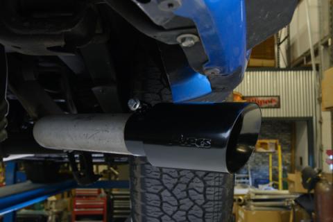 19-25 Silverado / Sierra 1500 4.8L/5.3L Single Exit Tunes &amp; Tip Muffler Replacement Exhaust Kit Violator Muffler Black Tip SGT32VB PYPES