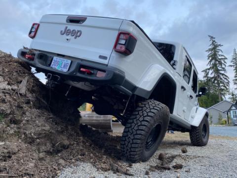 Jeep Gladiator 1.5 Inch Premium Lift Kit 2020+, JT Clayton Off Road