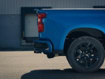 19-25 Silverado / Sierra 1500 4.8L/5.3L Single Exit Tunes &amp;amp; Tip Muffler Replacement Exhaust Kit Violator Muffler Black Tip SGT32VB PYPES
